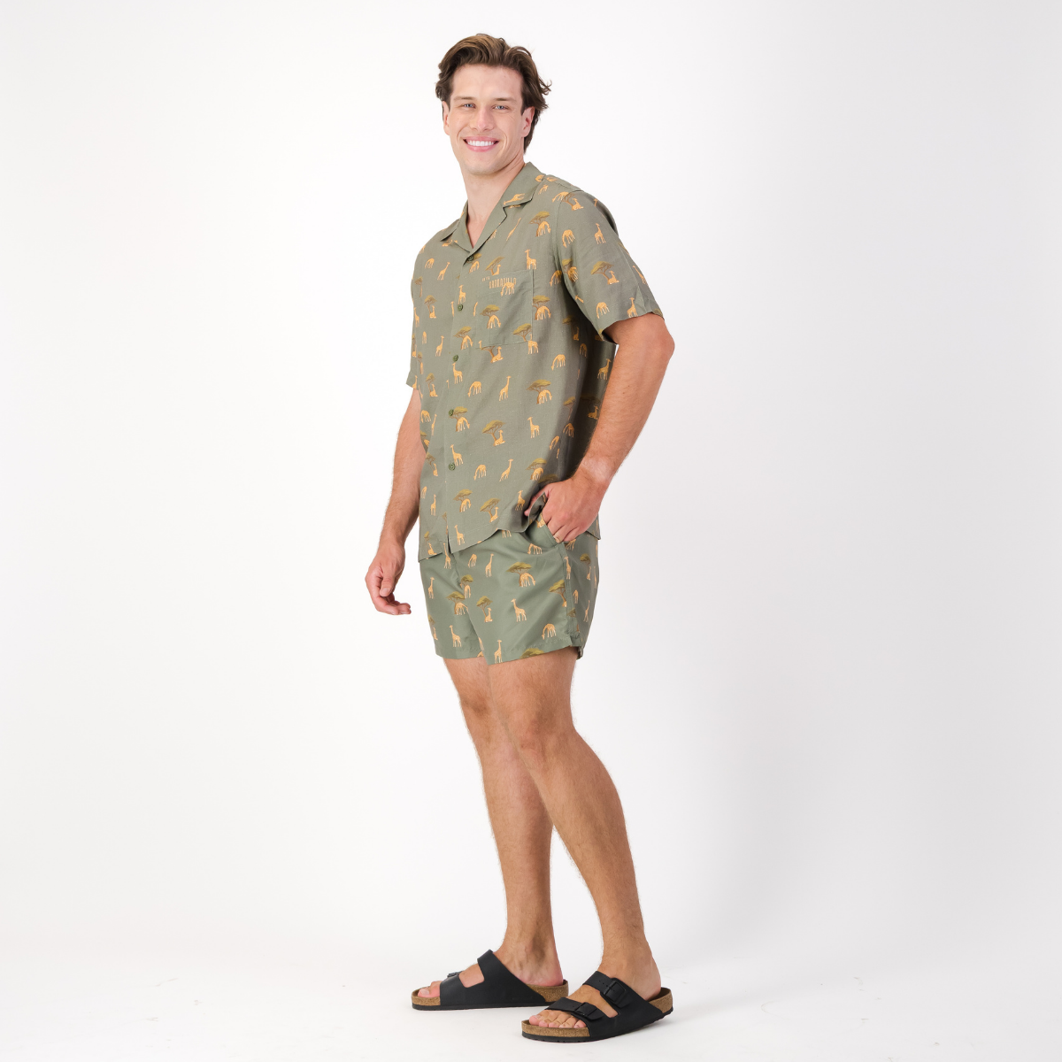 Mens Short Sleeve Revere Collar Shirt | Giraffes / Green