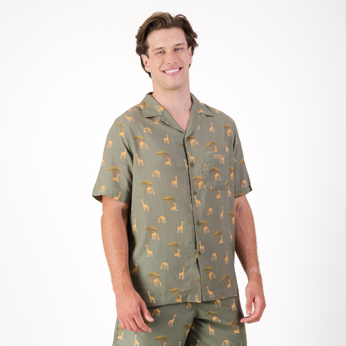 Mens Short Sleeve Revere Collar Shirt | Giraffes / Green